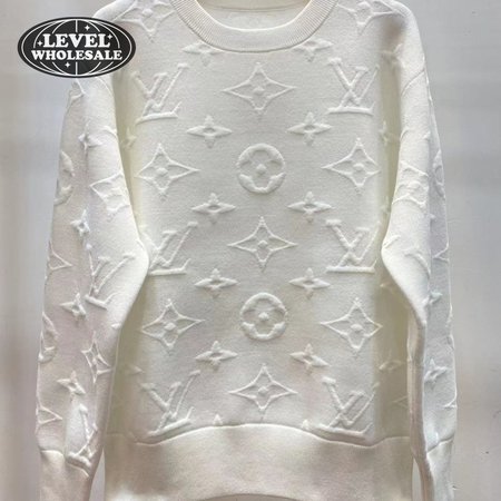 Embossed Pattern Round Neck Long Sleeves