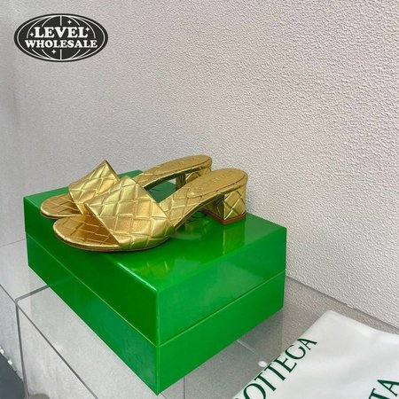 Bottega Veneta Lido Flat Sandal 34-41