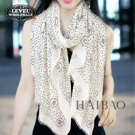 Chanel Cashmere Ecru & Black