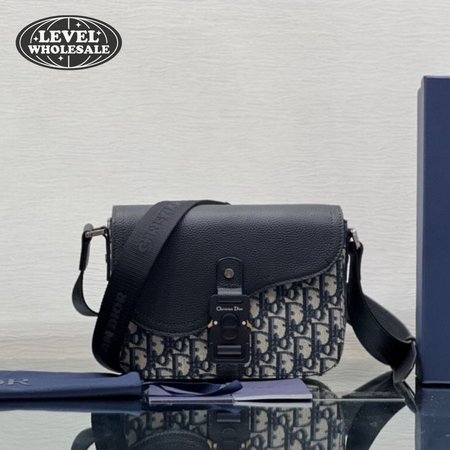 Dior Essentials Saddle A5 Pouch