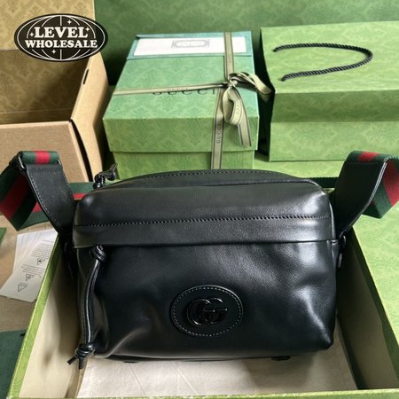 Gucci Shoulder Bag With Tonal Double G