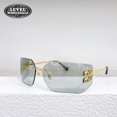 Miu Miu Virtual Try-On Runway Sunglasses
