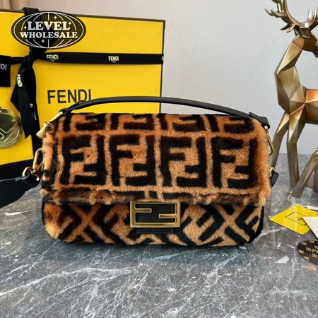 Fendi Baguette 8600