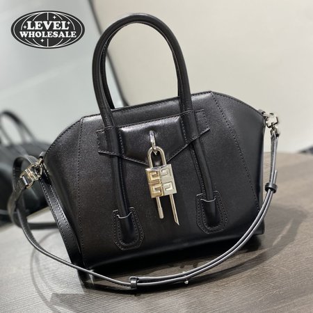 Givenchy Antigona BB50J0B00D-001