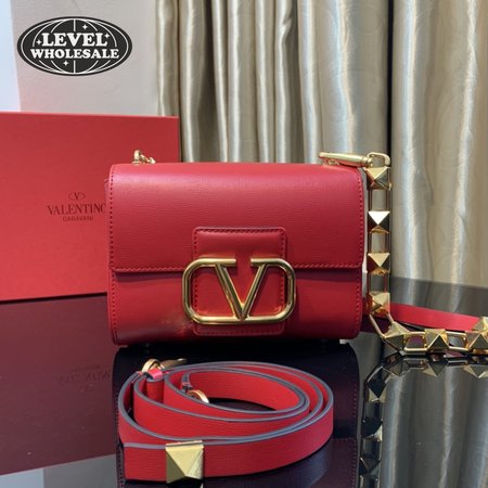 Valentino Stud Sign WB0J96CPD_0RO